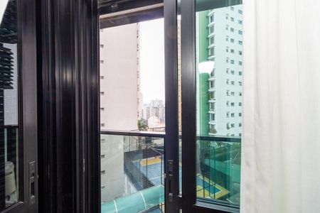 Apartamento à venda com 208m², 4 quartos e 4 vagas Apartamento à venda com 208m², 4 quartos e 4 vagasSuíte 3 - sacada