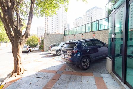 Apartamento à venda com 208m², 4 quartos e 4 vagas Apartamento à venda com 208m², 4 quartos e 4 vagasGaragem visitante