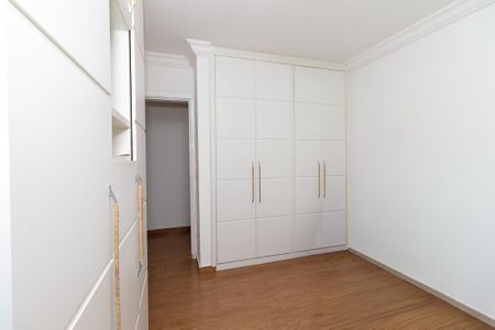 Apartamento à venda com 208m², 4 quartos e 4 vagas Apartamento à venda com 208m², 4 quartos e 4 vagasSuíte 2
