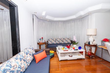 Apartamento à venda com 208m², 4 quartos e 4 vagas Apartamento à venda com 208m², 4 quartos e 4 vagasSala