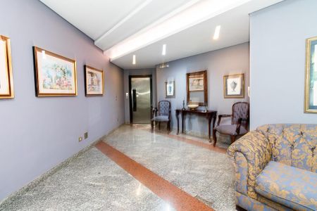 Apartamento à venda com 208m², 4 quartos e 4 vagas Apartamento à venda com 208m², 4 quartos e 4 vagasHall Social