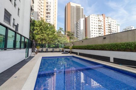 Apartamento à venda com 208m², 4 quartos e 4 vagas Apartamento à venda com 208m², 4 quartos e 4 vagasÁrea comum - Piscina