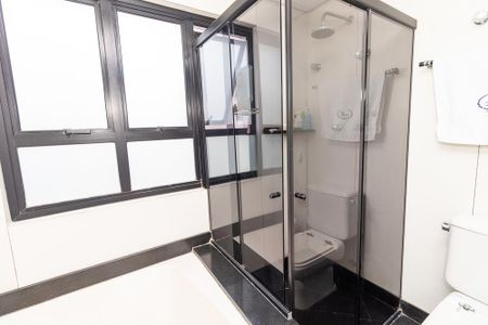 Apartamento à venda com 208m², 4 quartos e 4 vagas Apartamento à venda com 208m², 4 quartos e 4 vagasBanheiro da Suíte 3