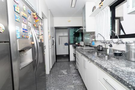 Apartamento à venda com 208m², 4 quartos e 4 vagas Apartamento à venda com 208m², 4 quartos e 4 vagasCozinha