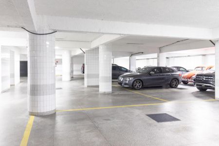 Apartamento à venda com 208m², 4 quartos e 4 vagas Apartamento à venda com 208m², 4 quartos e 4 vagasGaragem
