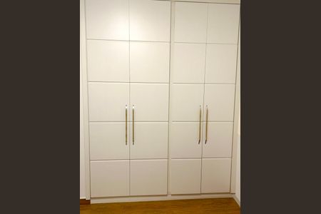 Apartamento à venda com 208m², 4 quartos e 4 vagas Apartamento à venda com 208m², 4 quartos e 4 vagasSuíte 2
