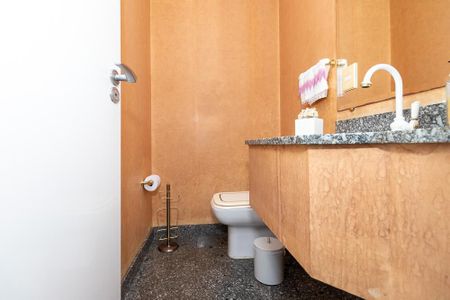 Apartamento à venda com 208m², 4 quartos e 4 vagas Apartamento à venda com 208m², 4 quartos e 4 vagasLavabo