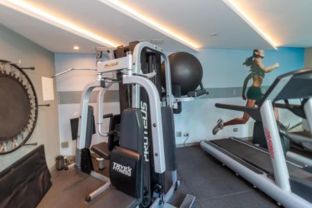 Apartamento à venda com 208m², 4 quartos e 4 vagas Apartamento à venda com 208m², 4 quartos e 4 vagasÁrea comum - Academia