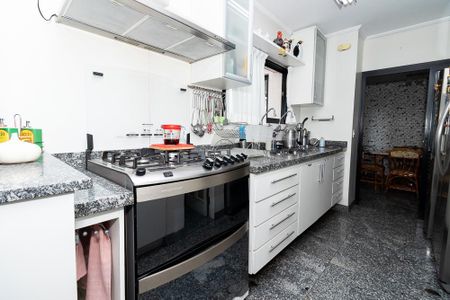 Apartamento à venda com 208m², 4 quartos e 4 vagas Apartamento à venda com 208m², 4 quartos e 4 vagasCozinha