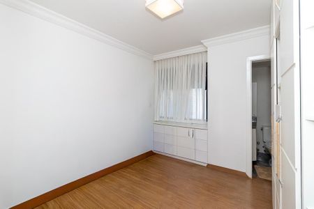 Apartamento à venda com 208m², 4 quartos e 4 vagas Apartamento à venda com 208m², 4 quartos e 4 vagasSuíte 2