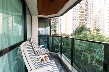Apartamento à venda com 208m², 4 quartos e 4 vagas Apartamento à venda com 208m², 4 quartos e 4 vagasVaranda da Sala