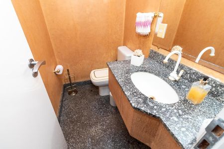 Apartamento à venda com 208m², 4 quartos e 4 vagas Apartamento à venda com 208m², 4 quartos e 4 vagasLavabo