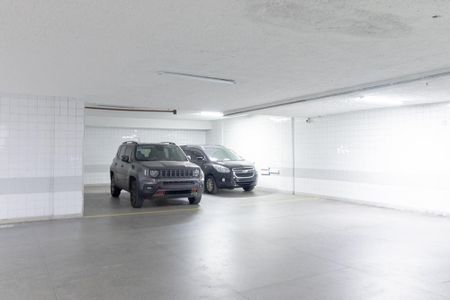 Apartamento à venda com 208m², 4 quartos e 4 vagas Apartamento à venda com 208m², 4 quartos e 4 vagasGaragem