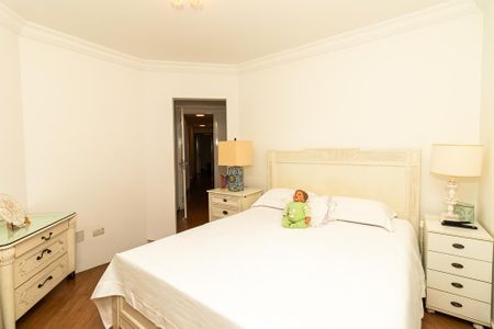 Apartamento à venda com 208m², 4 quartos e 4 vagas Apartamento à venda com 208m², 4 quartos e 4 vagasSuíte 3