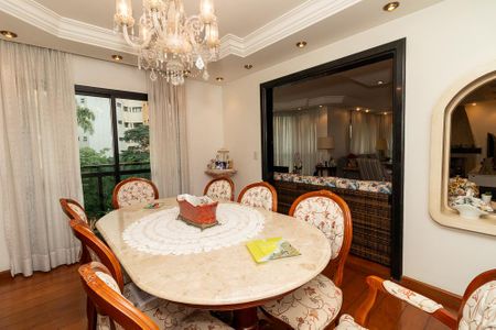 Apartamento à venda com 208m², 4 quartos e 4 vagas Apartamento à venda com 208m², 4 quartos e 4 vagasSala de Jantar