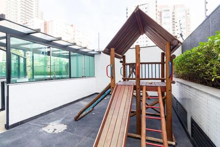 Apartamento à venda com 208m², 4 quartos e 4 vagas Apartamento à venda com 208m², 4 quartos e 4 vagasÁrea comum - Playground
