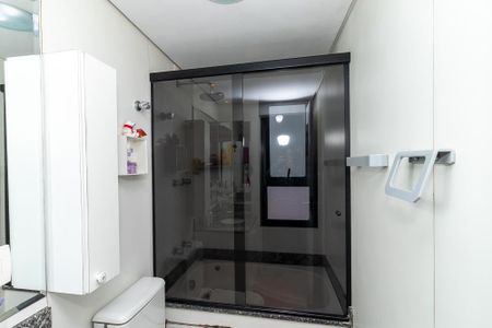 Apartamento à venda com 208m², 4 quartos e 4 vagas Apartamento à venda com 208m², 4 quartos e 4 vagasBanheiro da Suíte 1