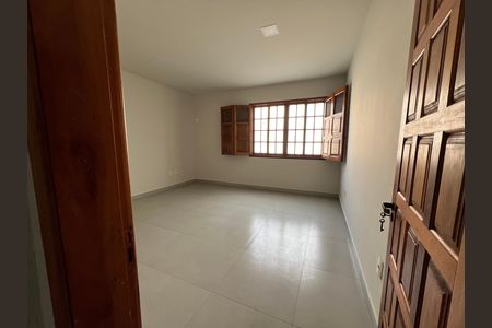 Casa para alugar com 500m², 5 quartos e 4 vagas Casa para alugar com 500m², 5 quartos e 4 vagasQuarto