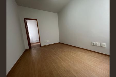 Casa para alugar com 500m², 5 quartos e 4 vagas Casa para alugar com 500m², 5 quartos e 4 vagasSuíte 1