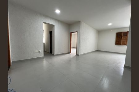 Casa para alugar com 500m², 5 quartos e 4 vagas Casa para alugar com 500m², 5 quartos e 4 vagasSala