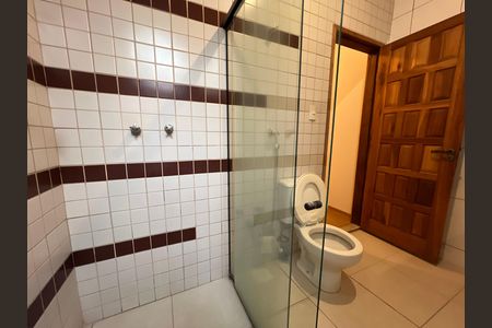 Casa para alugar com 500m², 5 quartos e 4 vagas Casa para alugar com 500m², 5 quartos e 4 vagasBanheiro da Suíte 3
