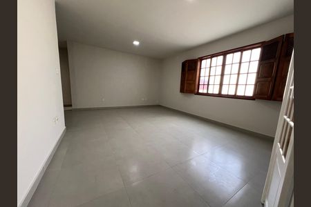 Casa para alugar com 500m², 5 quartos e 4 vagas Casa para alugar com 500m², 5 quartos e 4 vagasSala