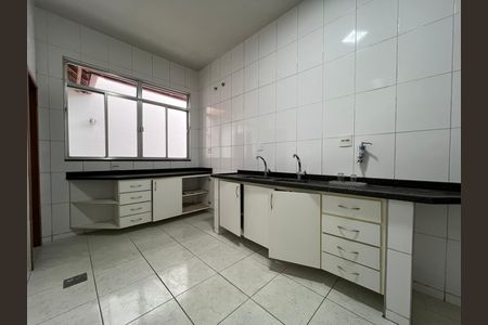 Casa para alugar com 500m², 5 quartos e 4 vagas Casa para alugar com 500m², 5 quartos e 4 vagasCozinha