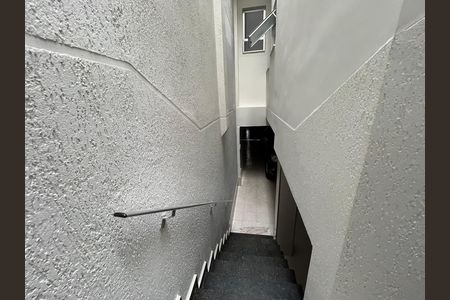 Casa para alugar com 500m², 5 quartos e 4 vagas Casa para alugar com 500m², 5 quartos e 4 vagasEscada para garagem
