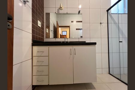 Casa para alugar com 500m², 5 quartos e 4 vagas Casa para alugar com 500m², 5 quartos e 4 vagasBanheiro da Suíte 3