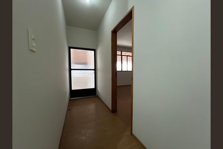 Casa para alugar com 500m², 5 quartos e 4 vagas Casa para alugar com 500m², 5 quartos e 4 vagasCorredor