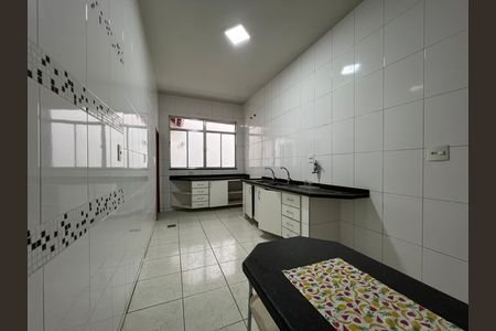 Casa para alugar com 500m², 5 quartos e 4 vagas Casa para alugar com 500m², 5 quartos e 4 vagasCozinha