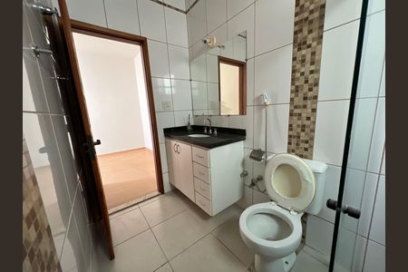 Casa para alugar com 500m², 5 quartos e 4 vagas Casa para alugar com 500m², 5 quartos e 4 vagasBanheiro da Suíte 1