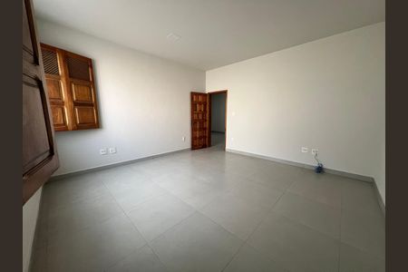 Casa para alugar com 500m², 5 quartos e 4 vagas Casa para alugar com 500m², 5 quartos e 4 vagasQuarto