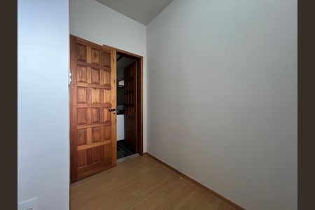 Closet da suíte 4 de casa para alugar com 5 quartos, 500m² em Centro, Juiz de Fora