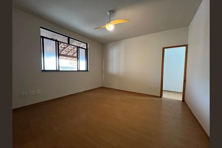 Casa para alugar com 500m², 5 quartos e 4 vagas Casa para alugar com 500m², 5 quartos e 4 vagasSuíte 4
