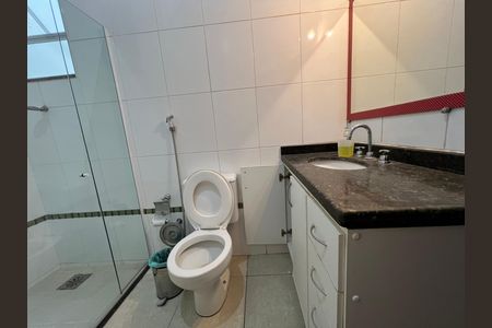Casa para alugar com 500m², 5 quartos e 4 vagas Casa para alugar com 500m², 5 quartos e 4 vagasBanheiro social