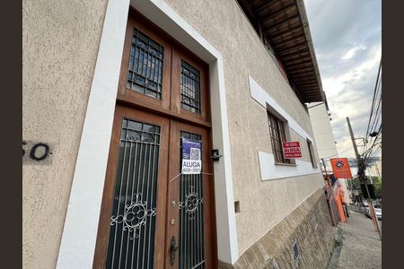 Fachada de casa para alugar com 5 quartos, 500m² em Centro, Juiz de Fora