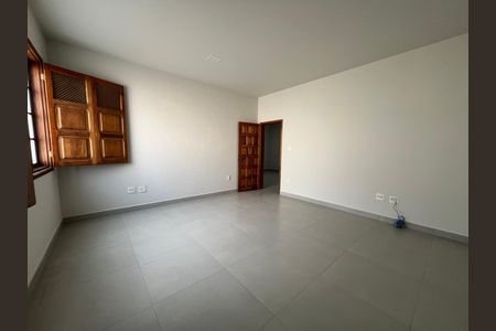 Casa para alugar com 500m², 5 quartos e 4 vagas Casa para alugar com 500m², 5 quartos e 4 vagasQuarto