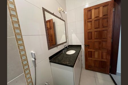 Casa para alugar com 500m², 5 quartos e 4 vagas Casa para alugar com 500m², 5 quartos e 4 vagasBanheiro social 2