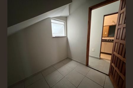 Casa para alugar com 500m², 5 quartos e 4 vagas Casa para alugar com 500m², 5 quartos e 4 vagasCloset do quarto