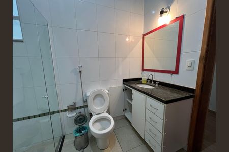 Casa para alugar com 500m², 5 quartos e 4 vagas Casa para alugar com 500m², 5 quartos e 4 vagasBanheiro social
