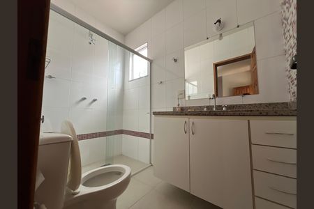 Casa para alugar com 500m², 5 quartos e 4 vagas Casa para alugar com 500m², 5 quartos e 4 vagasBanheiro da Suíte 2