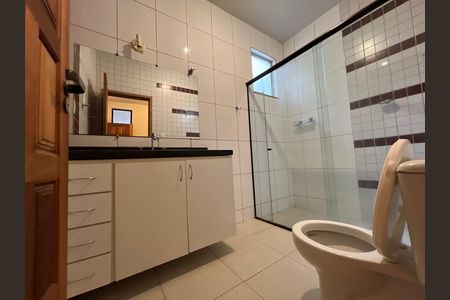 Casa para alugar com 500m², 5 quartos e 4 vagas Casa para alugar com 500m², 5 quartos e 4 vagasBanheiro da Suíte 3