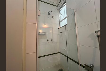 Casa para alugar com 500m², 5 quartos e 4 vagas Casa para alugar com 500m², 5 quartos e 4 vagasBanheiro social