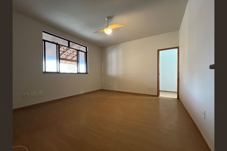 Casa para alugar com 500m², 5 quartos e 4 vagas Casa para alugar com 500m², 5 quartos e 4 vagasSuíte 4
