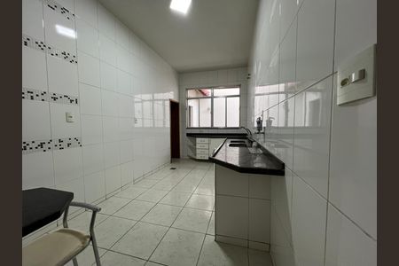 Casa para alugar com 500m², 5 quartos e 4 vagas Casa para alugar com 500m², 5 quartos e 4 vagasCozinha