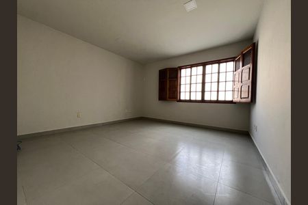Casa para alugar com 500m², 5 quartos e 4 vagas Casa para alugar com 500m², 5 quartos e 4 vagasQuarto