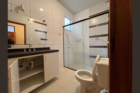 Casa para alugar com 500m², 5 quartos e 4 vagas Casa para alugar com 500m², 5 quartos e 4 vagasBanheiro da Suíte 3
