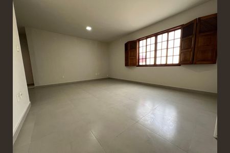 Sala de casa para alugar com 5 quartos, 500m² em Centro, Juiz de Fora