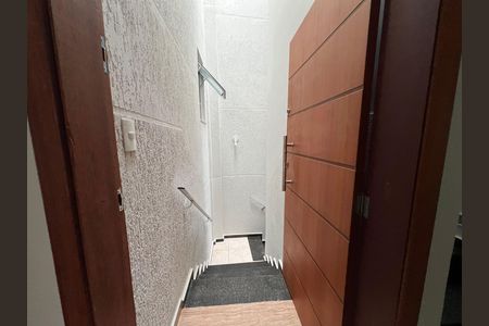 Escada para garagem de casa para alugar com 5 quartos, 500m² em Centro, Juiz de Fora